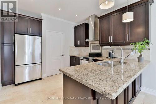 5164 Rayana Ridge, Mississauga, ON - Indoor Photo Showing Kitchen With Double Sink With Upgraded Kitchen