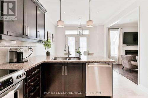 5164 Rayana Ridge, Mississauga, ON - Indoor Photo Showing Kitchen With Double Sink With Upgraded Kitchen