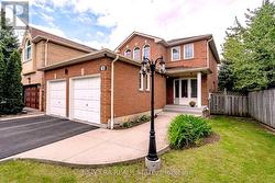 5380 FLORAL HILL CRESCENT  Mississauga, ON L5V 1V3