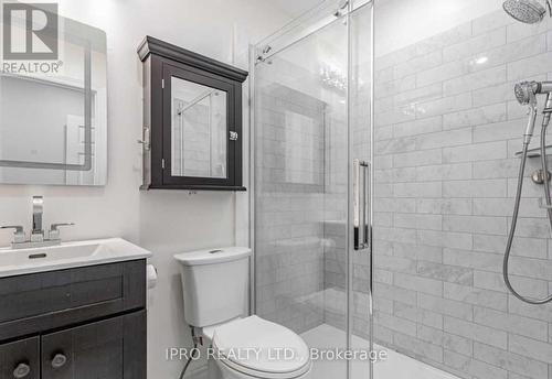 7049 Graydon Court, Mississauga, ON - Indoor Photo Showing Bathroom