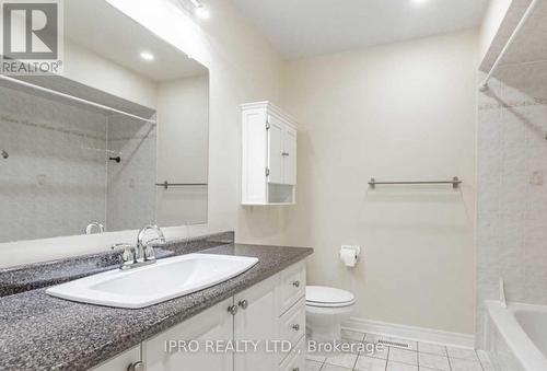 7049 Graydon Court, Mississauga, ON - Indoor Photo Showing Bathroom