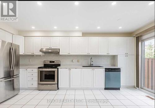 7049 Graydon Court, Mississauga, ON - Indoor Photo Showing Kitchen With Stainless Steel Kitchen