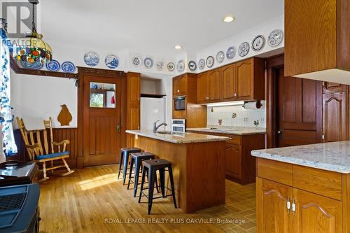 3175 Lakeshore Road W, Oakville, ON - Indoor Photo Showing Kitchen