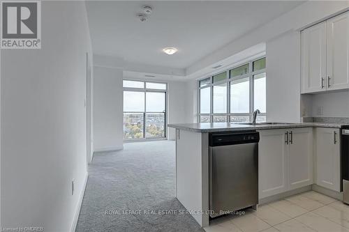 905 - 450 Dundas Street E, Hamilton, ON - Indoor Photo Showing Kitchen