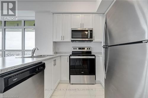 905 - 450 Dundas Street E, Hamilton, ON - Indoor Photo Showing Kitchen