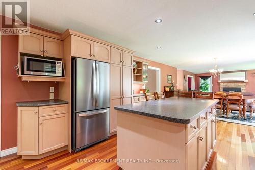 86 Ridge Road E, Grimsby, ON - Indoor Photo Showing Kitchen