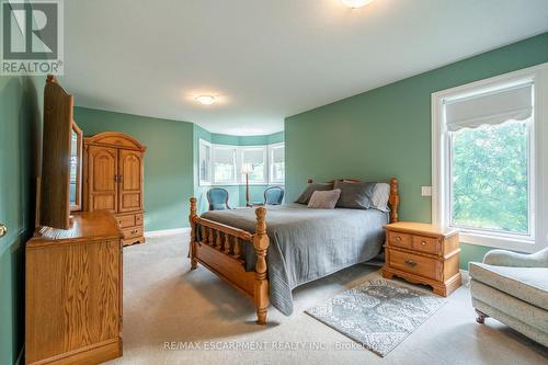 86 Ridge Road E, Grimsby, ON - Indoor Photo Showing Bedroom