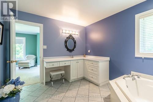 86 Ridge Road E, Grimsby, ON - Indoor Photo Showing Bathroom