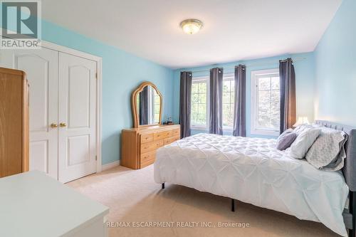 86 Ridge Road E, Grimsby, ON - Indoor Photo Showing Bedroom