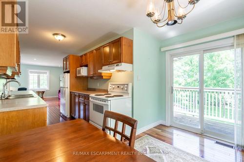 86 Ridge Road E, Grimsby, ON - Indoor Photo Showing Kitchen