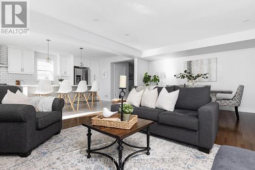 74 Fieldstream Chase, Bracebridge, ON - Indoor Photo Showing Living Room