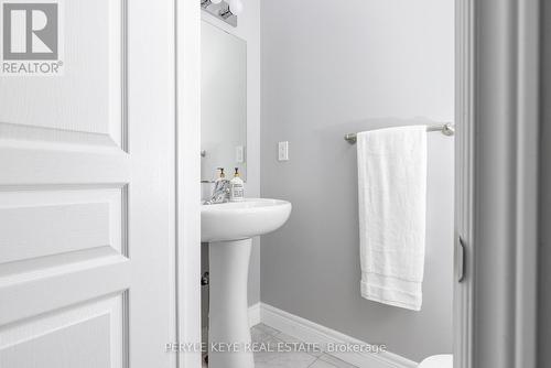 74 Fieldstream Chase, Bracebridge, ON - Indoor Photo Showing Bathroom