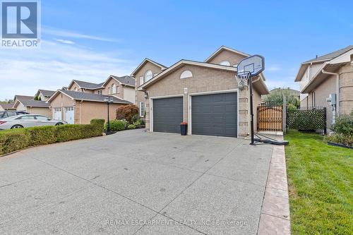 21 Tuscani Drive, Hamilton, ON - Outdoor