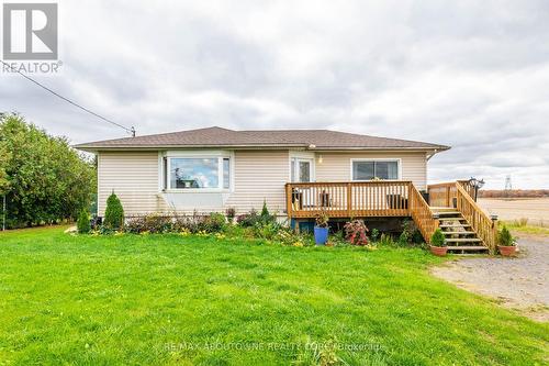 9382 Silver Street, West Lincoln, ON - Outdoor With Deck Patio Veranda