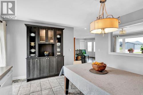 9382 Silver Street, West Lincoln, ON - Indoor Photo Showing Dining Room