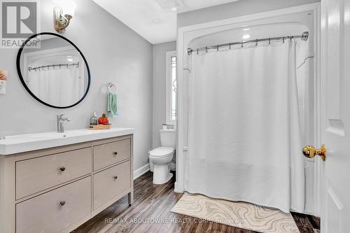 9382 Silver Street, West Lincoln, ON - Indoor Photo Showing Bathroom