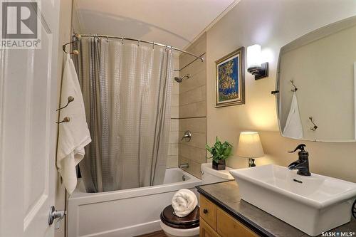 550 19Th Street W, Prince Albert, SK - Indoor Photo Showing Bathroom