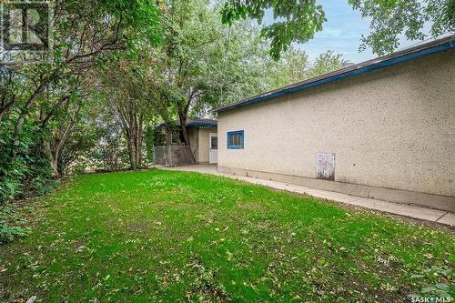 1824 C Avenue N, Saskatoon, SK - Outdoor