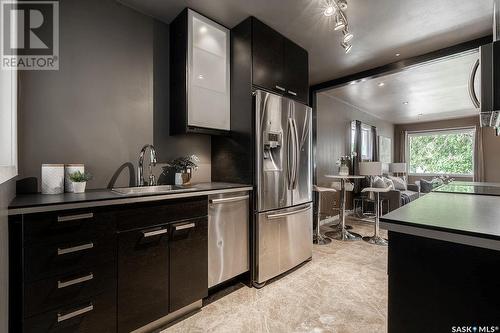 1824 C Avenue N, Saskatoon, SK - Indoor Photo Showing Kitchen