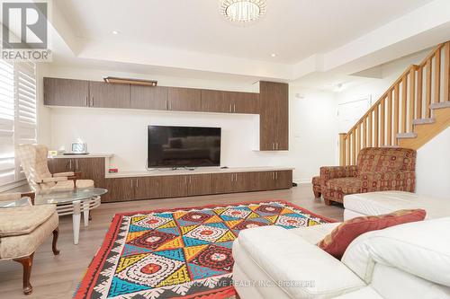 12 - 2726 William Jackson Drive, Pickering, ON - Indoor Photo Showing Living Room