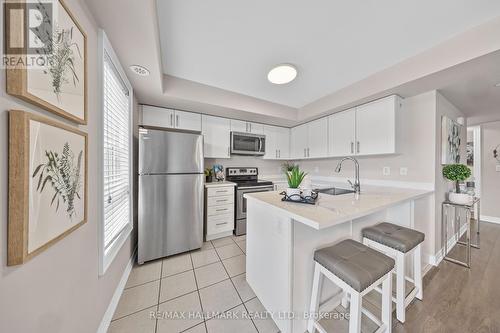 111 - 2 Dunsheath Way, Markham, ON - Indoor Photo Showing Kitchen With Stainless Steel Kitchen