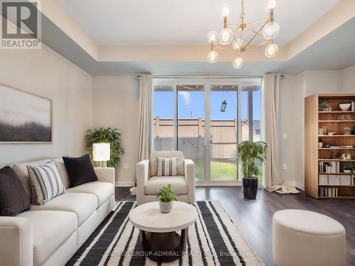 3 Glenngarry Crescent, Vaughan, ON - Indoor Photo Showing Living Room