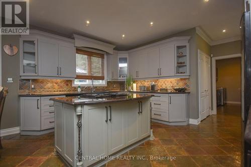 70 Kilkenny Trail S, Bradford West Gwillimbury, ON - Indoor Photo Showing Kitchen