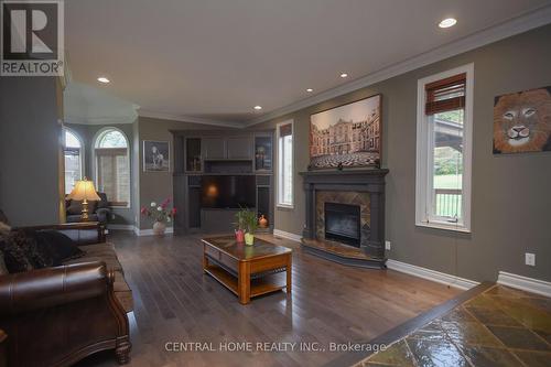 70 Kilkenny Trail S, Bradford West Gwillimbury, ON - Indoor Photo Showing Living Room With Fireplace