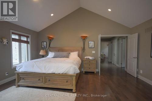 70 Kilkenny Trail S, Bradford West Gwillimbury, ON - Indoor Photo Showing Bedroom