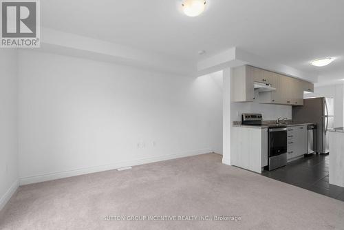 53 Andean Lane, Barrie, ON - Indoor Photo Showing Kitchen