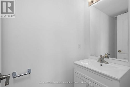 53 Andean Lane, Barrie, ON - Indoor Photo Showing Bathroom