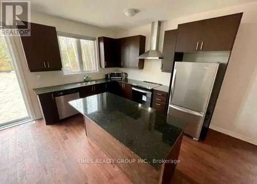 3217 Mosley Street, Wasaga Beach, ON - Indoor Photo Showing Kitchen