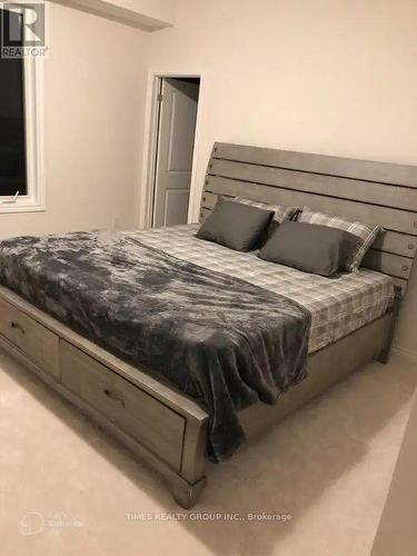 3217 Mosley Street, Wasaga Beach, ON - Indoor Photo Showing Bedroom