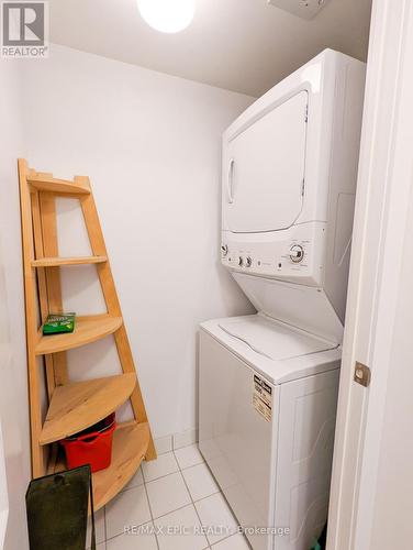 1101 - 1215 Bayly Street, Pickering, ON - Indoor Photo Showing Laundry Room