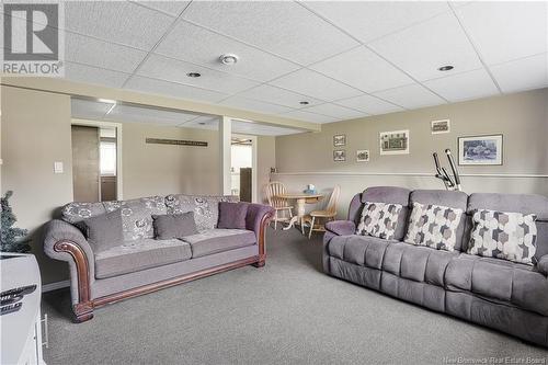 16 Southampton Court, Hartland, NB - Indoor Photo Showing Living Room