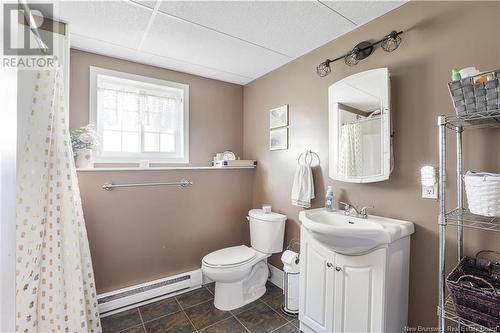 16 Southampton Court, Hartland, NB - Indoor Photo Showing Bathroom