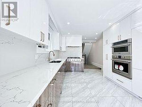 411 Concord Avenue, Toronto, ON - Indoor Photo Showing Kitchen With Upgraded Kitchen