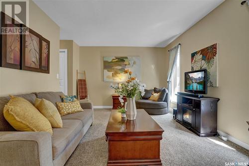 22 Elisia Drive, Moose Jaw, SK - Indoor Photo Showing Living Room