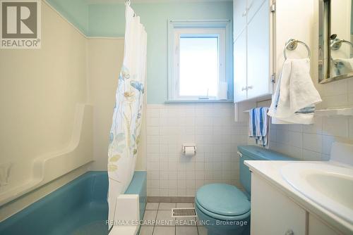 103 Eighth Avenue, Brantford, ON - Indoor Photo Showing Bathroom