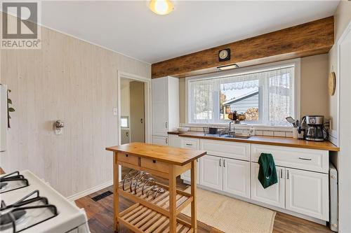 3126 Parkedale Avenue, Brockville, ON - Indoor Photo Showing Kitchen