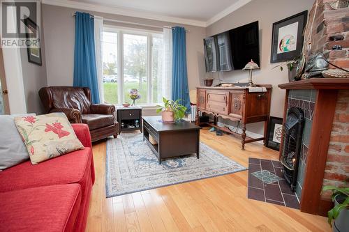 91 Craigmillar Avenue, St. John'S, NL - Indoor Photo Showing Living Room