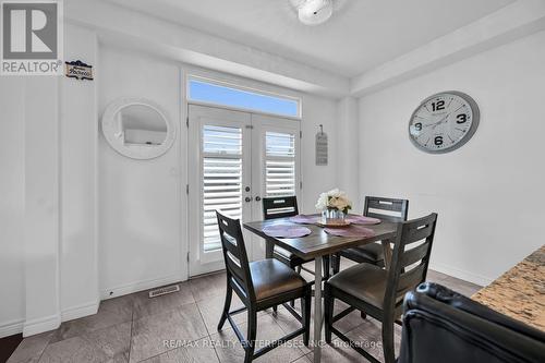 130 Chartwell Circle, Hamilton, ON - Indoor Photo Showing Dining Room