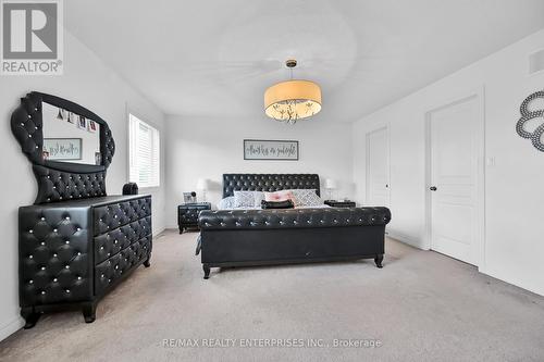 130 Chartwell Circle, Hamilton, ON - Indoor Photo Showing Bedroom