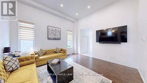 59 Saddlebrook Court, Kitchener, ON - Indoor Photo Showing Living Room