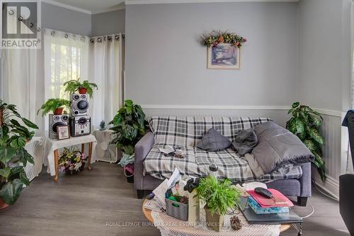 21 Sugarloaf Street, Port Colborne, ON - Indoor Photo Showing Bedroom