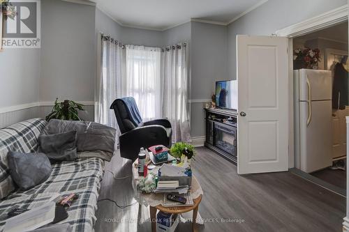 21 Sugarloaf Street, Port Colborne, ON - Indoor Photo Showing Living Room