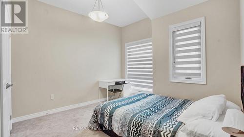 7197 Parsa Street E, Niagara Falls, ON - Indoor Photo Showing Bedroom