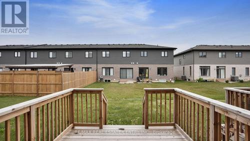 7197 Parsa Street E, Niagara Falls, ON - Outdoor With Backyard With Exterior