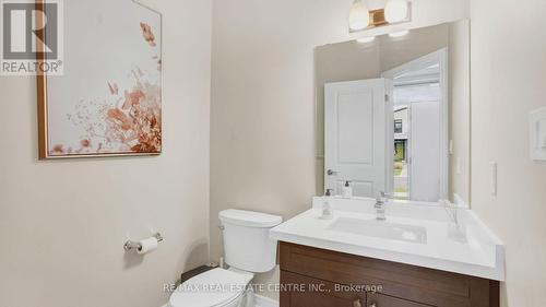 7197 Parsa Street E, Niagara Falls, ON - Indoor Photo Showing Bathroom