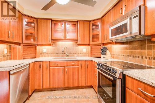 1 - 414 Craigleith Drive, Waterloo, ON - Indoor Photo Showing Kitchen